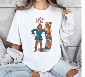 Retro Scarecrow Wizard of Oz Shirt, Musical Theatre Gift, Jonathan Bailey Inspired Shirt, Wicked Musical Theatre Fan TShirt, Fiyero Tee