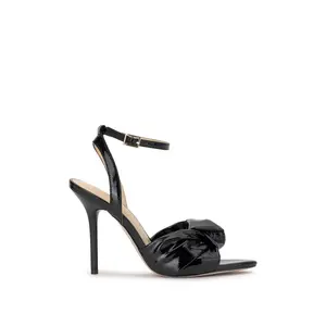Neveny High Heel in Black