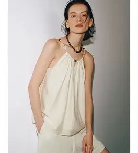 URBAN REVIVO Women's Fitted Halter Neck Tank Top, 2026 Summer Minimalist Casual Stretchy Sleeveless Ruched Overhead Top, Viscose-Polyamide-Linen Blend Thin Comfortable Fabric, UWH260075, Tops