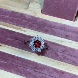 Ring with White Zirconia Stones Elegant and Sparkling Jewelry for Women