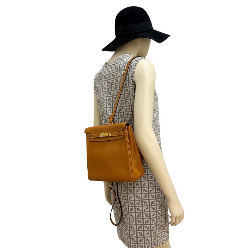Pre-owned HERMÈS Leather Backpacks Hermes Kelly Ado Taurillon Clemence 1H Toffee (0728m3)