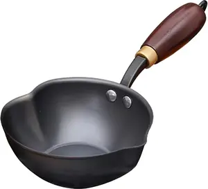 5.51 Inch Heart-Shaped Splashing Oil Pot, Hand Forged Uncoated Cast Iron Non Stick Mini Frying Pan, Rust Resistant Durable, Suitable for All Stoves (Black)