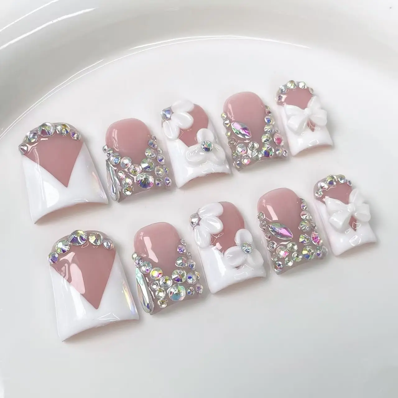 10pcs Simple and elegant style, hand-painted patterns, three-dimensional bow, diamonds handmade fake nails, Handmade Press On, Suitable for sister gatherings, afternoon tea, Valentine's Day