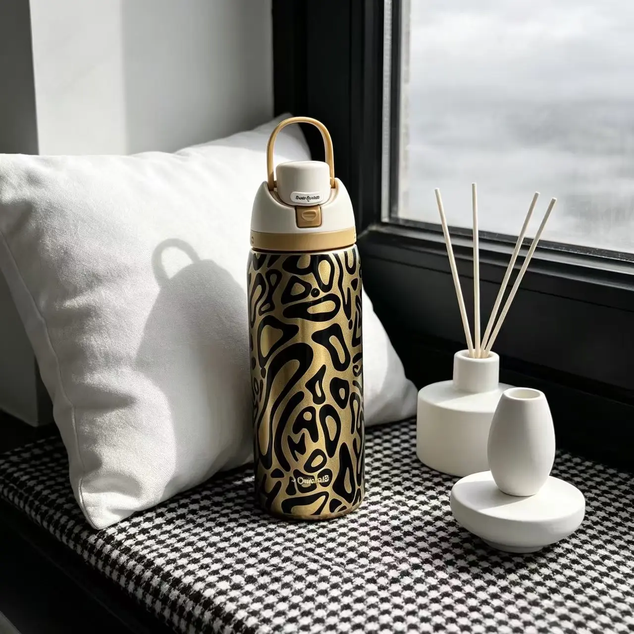 Owala FreeSip 32oz Leopard Print Water Bottle，24 Hours Insulated Leak Proof Stainless Steel Tumbler With Detachable Flip Lid，Portable Daily Hydration Cup For Gym Commute College Office Travel