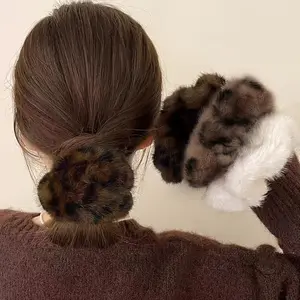 Elegant Leopard Print Plush Hair Tie for Women - High Elasticity Ponytail Holder, Fashionable Scrunchie for Updos and Festive Parties, Winter Accessory, Autumn Winter, Hair Accessories, Daily Outfit