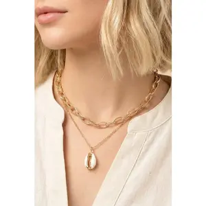 2 necklaces set with chain and puka shell