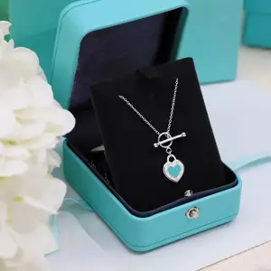 Elegant Curve Outline Neck Necklace Delicate Handmade Texture Neckwear Minimalist Fashion Accessory Soft Visual Sense Pendant Chain Versatile Daily Wear Neck Jewelry Sophisticated Style Body Decoration Ideal Gift Choice