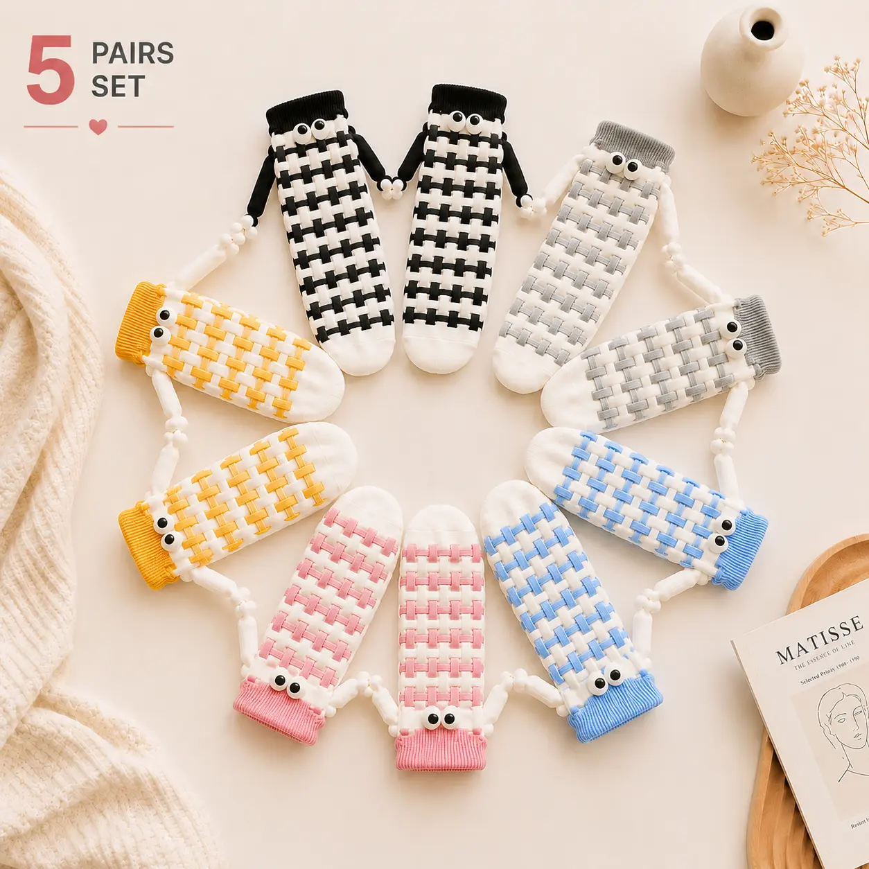 5 Pairs Cute Hand-in-Hand Crew Socks Set – Funny Cartoon Eyes & Magnetic Friends Socks