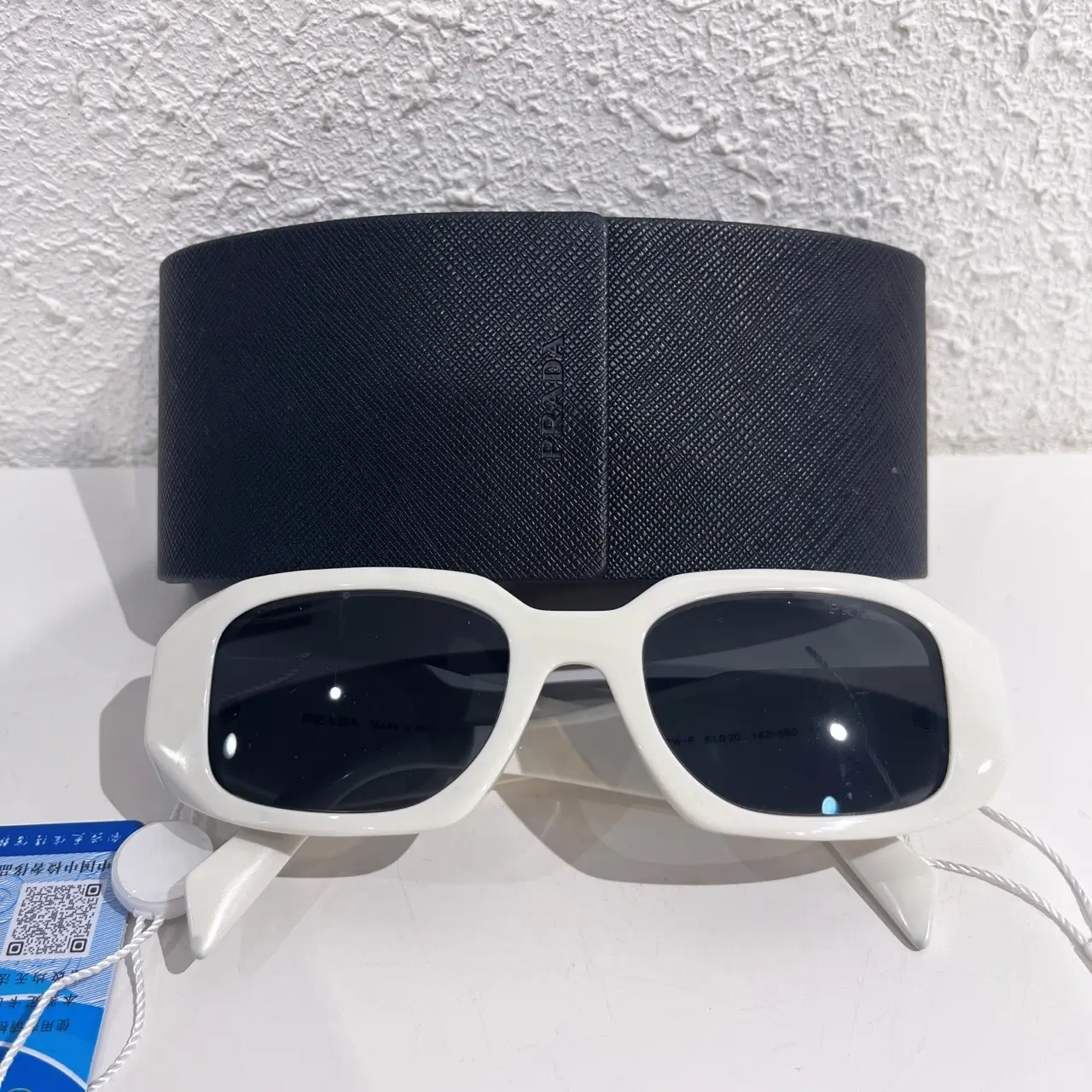 Pre-owned PRADA White Chunky Rectangle Sunglasses