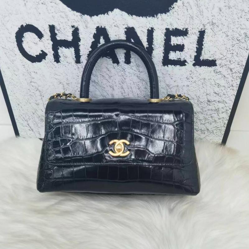 Pre-owned CHANEL Alligator leather Shoulder Bags Crocodile Embossed Shoulder Bag and Tote (Global Limited Edition)