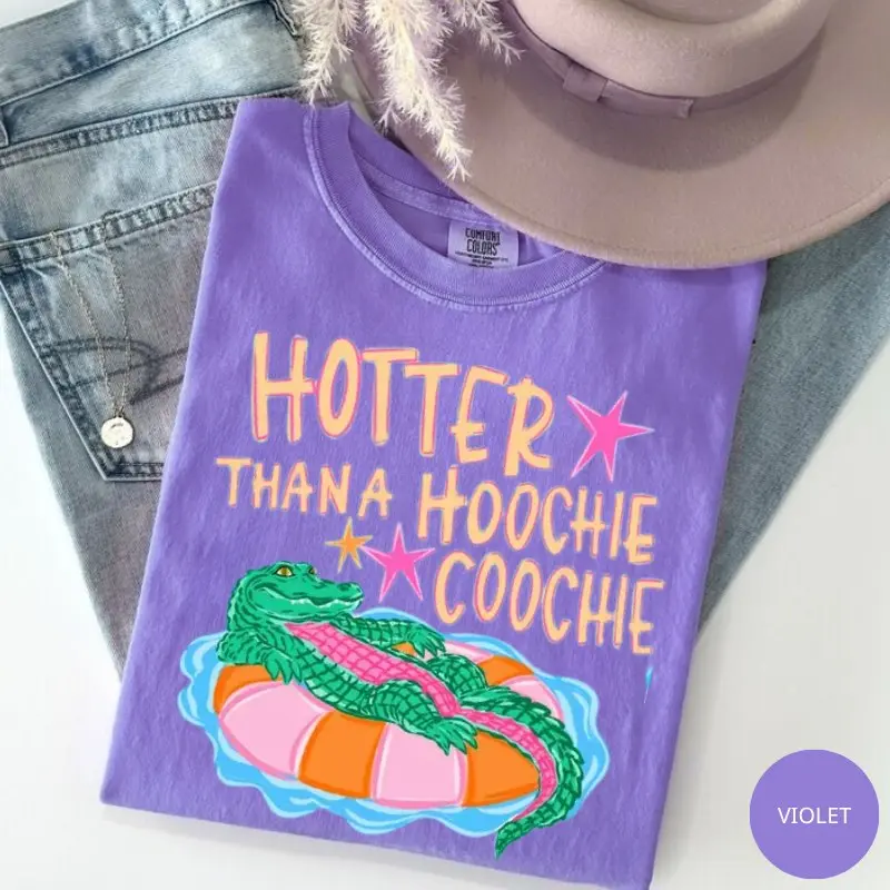 Comfort Colors Hotter Than A Hoochie Coochie Gator Tee, Funny Retro Alligator Graphic T-Shirt, Vintage Summer Party Beach Shirt, Casual Unisex Vacation Aesthetic Top Gift for Her, Cotton Fabric