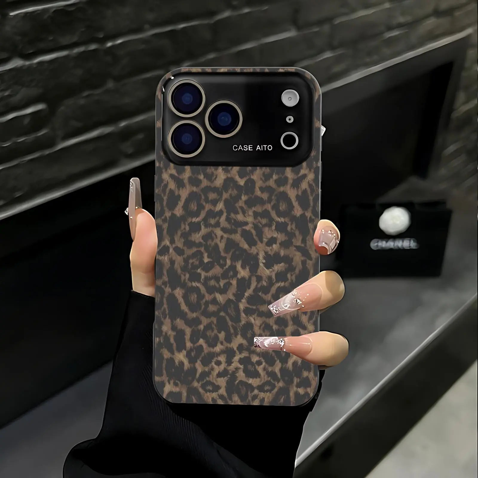 Classic Leopard Print Smartphone Casing - Skin-Friendly TPU Handheld Protector for iPhone 17/16/15/14 Pro Max & 15/14/13/12 Devices with Shock Resistance, Full Lens Protection