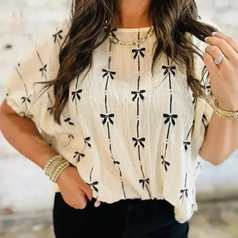 Women's Bow Print Tee, Casual Short Sleeve T-shirt for Daily Wear, Ladies Clothes for All Seasons, Crewneck Fitted Tee