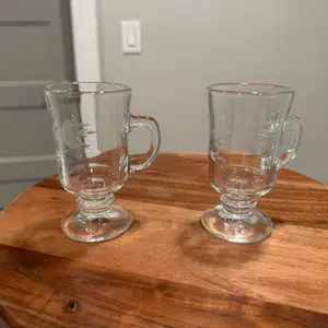 Set de 2 tazas Princess Heritage. Con una altura de 4.25”