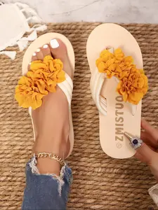 New Thick Sole Beach Floral Slippers, Lightweight Comfortable Flip flop Sandals for Summer Outdoor Use, Available in Sizes 36-45