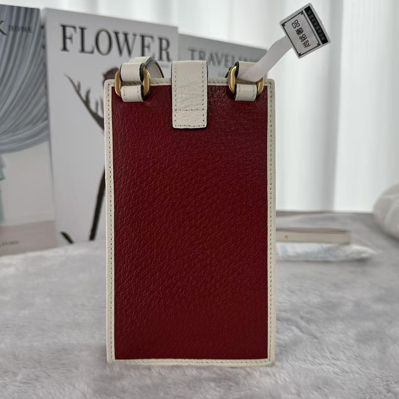 Pre-owned GUCCI x Adidas Trefoil Leather Phone Bag|19682922