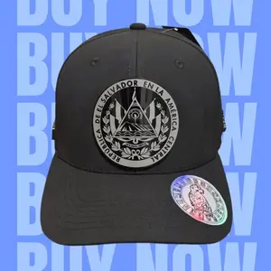 El Salvador. Snap back fit all ages, different La gorra con los símbolos Nacionales bellos men's hats