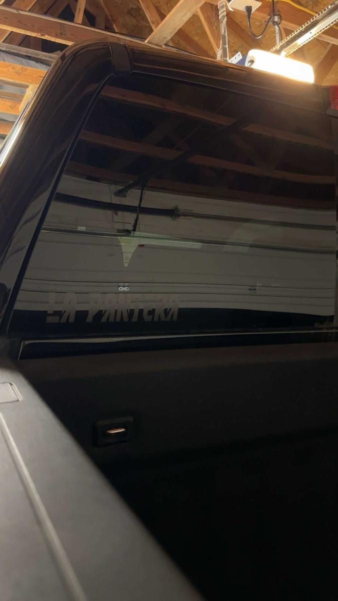 Item: Reflective Black, Type text and font number in messages