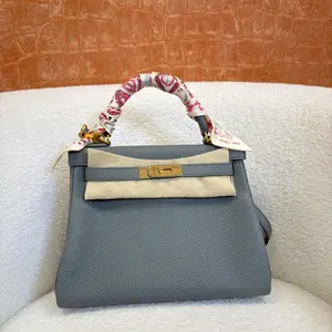 Pre-owned HERMÈS Leather tote bags Hermes Kelly 28 Togo 63 Vert Amande (la040626a0)