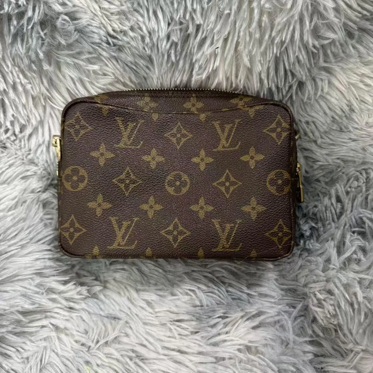 Pre-owned Louis Vuitton Vintage Monogram Toiletry Pouch 18 Cosmetic Bag LV Authentic Discontinued Makeup Case Crossbody Conversion Ready Repaired