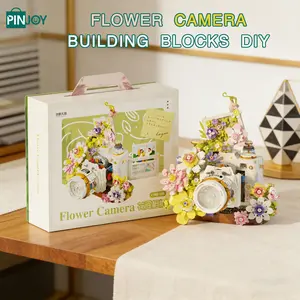 Botanical Camera Model Kit - 3D Flower Building Blocks Bricks for Adults, DIY Creative Gift & Home Decor Lego-Style Model Kit