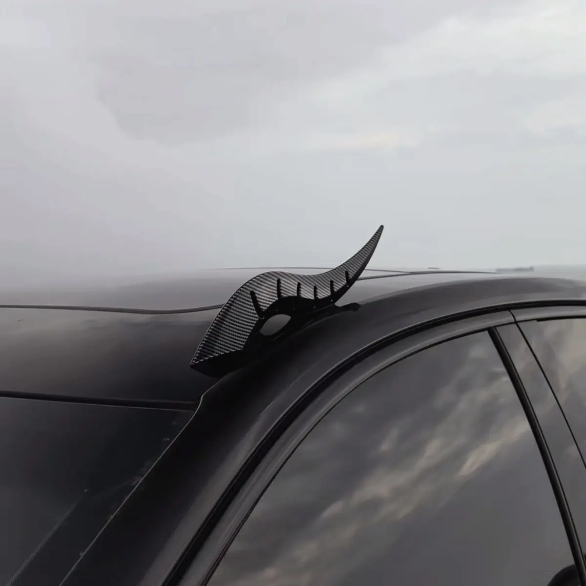 Dragon Horns for Car Roof – Universal Fantasy Car Horn Decoration with Carbon Fiber Texture – Stylish Auto Styling Accessories for SUV, Truck & Sedan – Unique Vehicle Modification Gift