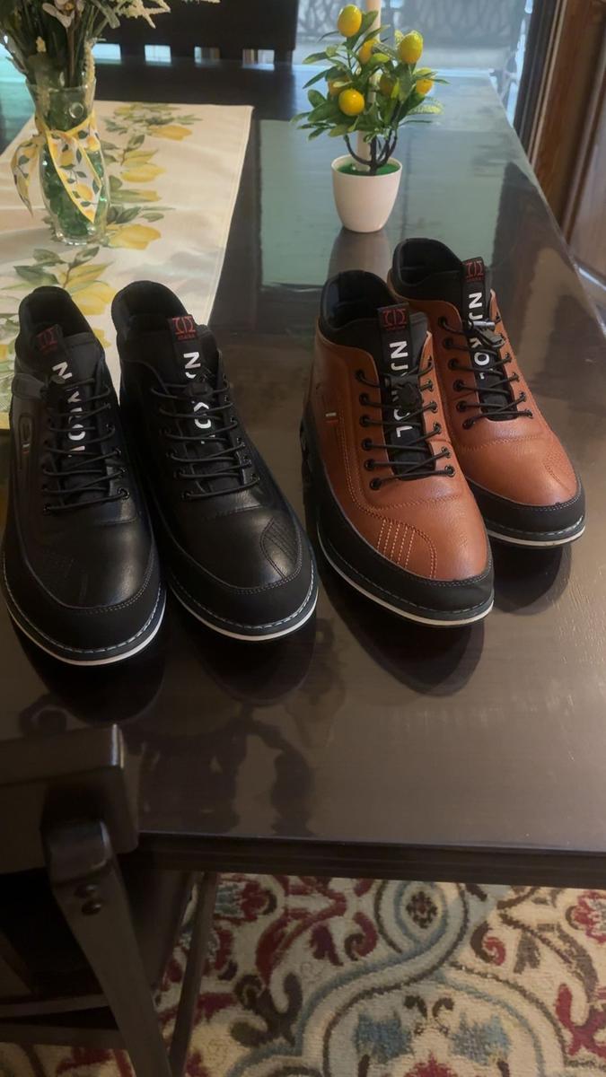 Item: black, 42（=USsize 8.5）