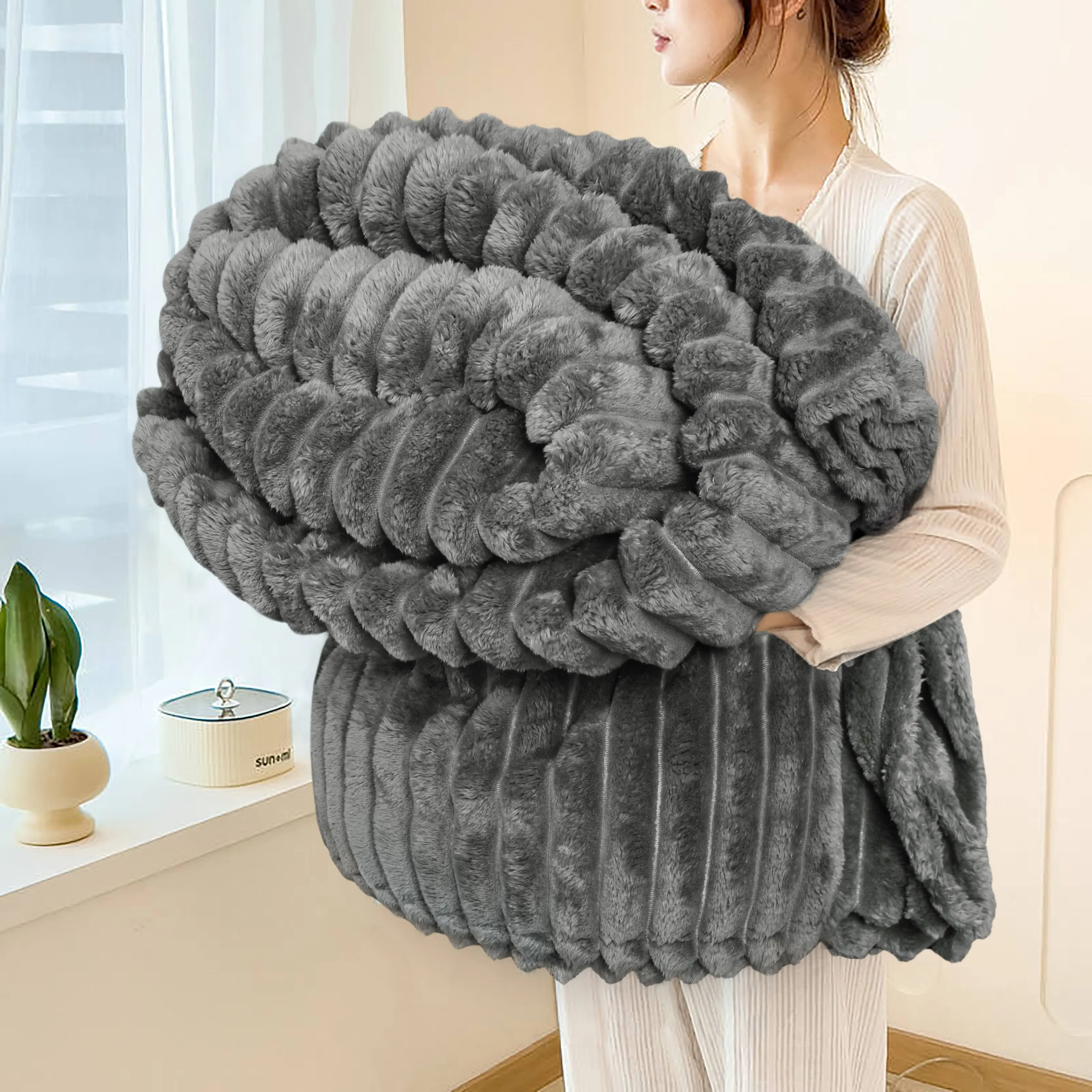 Fleece Throw Blanket for Couch - 400GSM Soft & Warm Fluffy Cream White Queen Size Blanket, Decorative and Giftable Striped Blankets Oversized for Women, Men