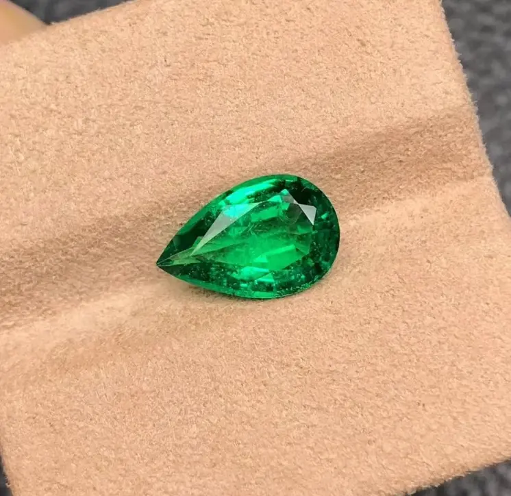 Live Lab-Grown Emerald（losse gemstone）