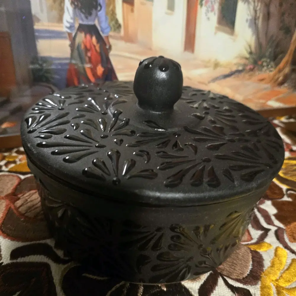 Black Talavera Tortilla Holder Black Talavera Tortilla Holder