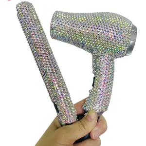 SECADORA Y PLANCHA PARA CABELLO. CON PEDRERIA DE DIAMANTES IMITACION PERFECTA letter pendant