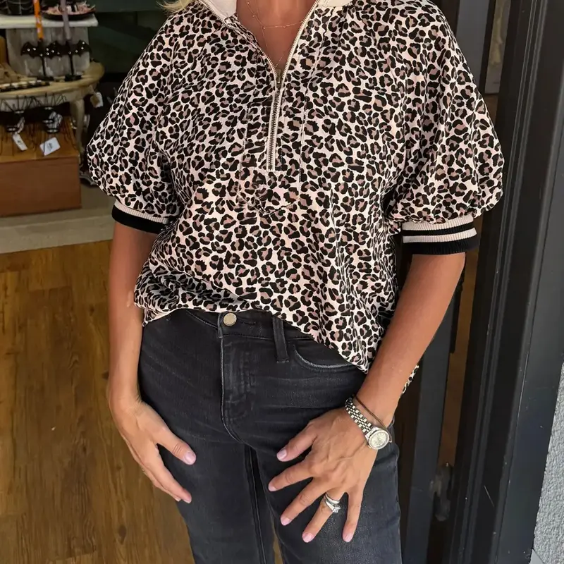Summer Fashion Aesthetic Leopard Print Half Zipper Striped Trim Fitted Short Sleeve Collared Shirts Blouse Top, Stylish Casual Comfy Classy Wear for Women Womenswear, Casual Summer Tops, Versatile Summer