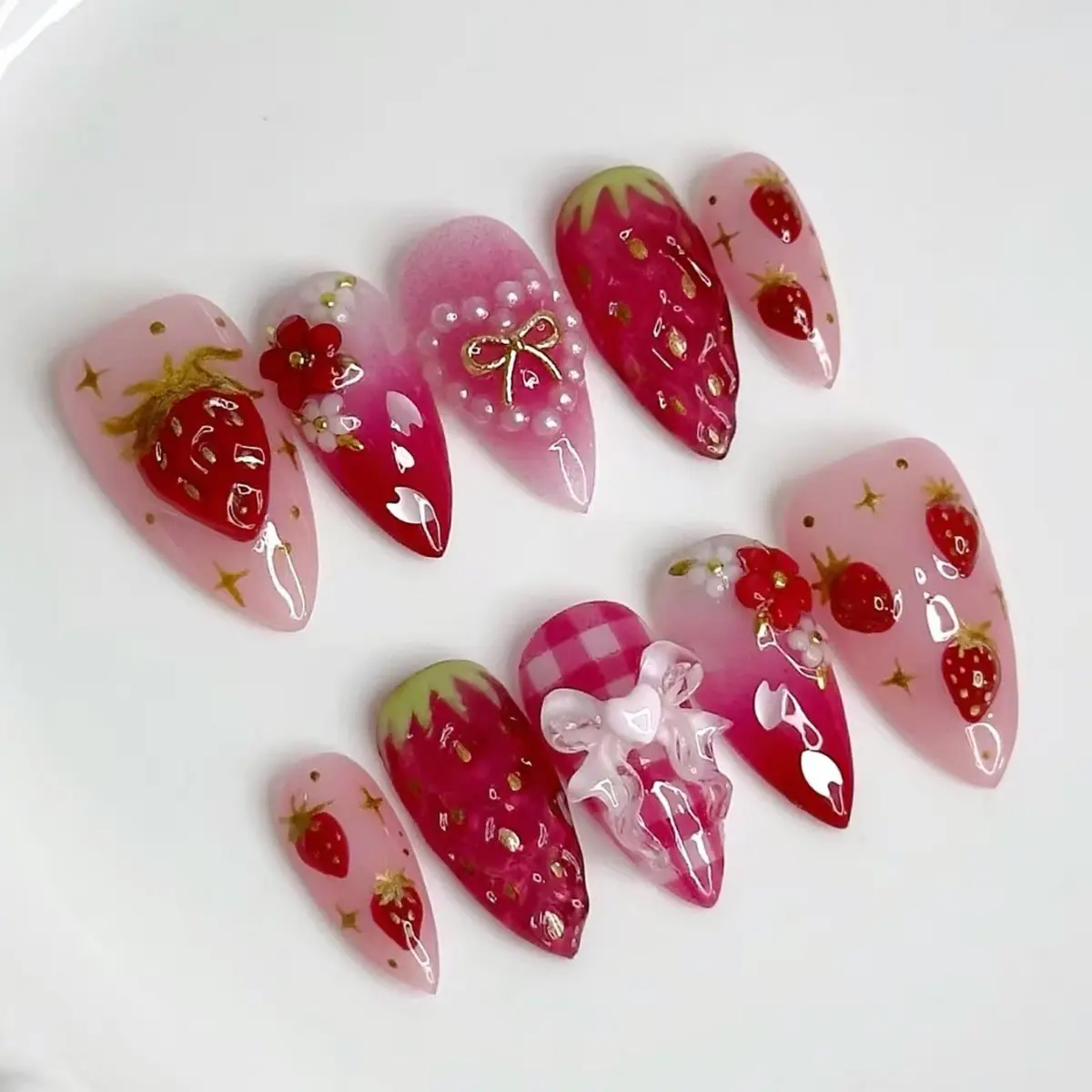 Almond Nail Autumn Winter Strawberry Pearl Rhinestone Heart Flower Drop Nails, 3D Bow Press-On False Nails for Women Wedding Nails, Rhinestone Bow Decorated Pressed On Nails, Decorative Nails