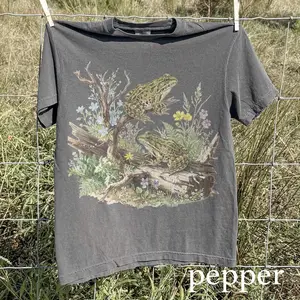 Vintage Woodland Frog T-Shirt, Retro Forest Wildlife  Tee, Nature Illustration Shirt