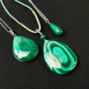 1 count adjustable malachite necklace