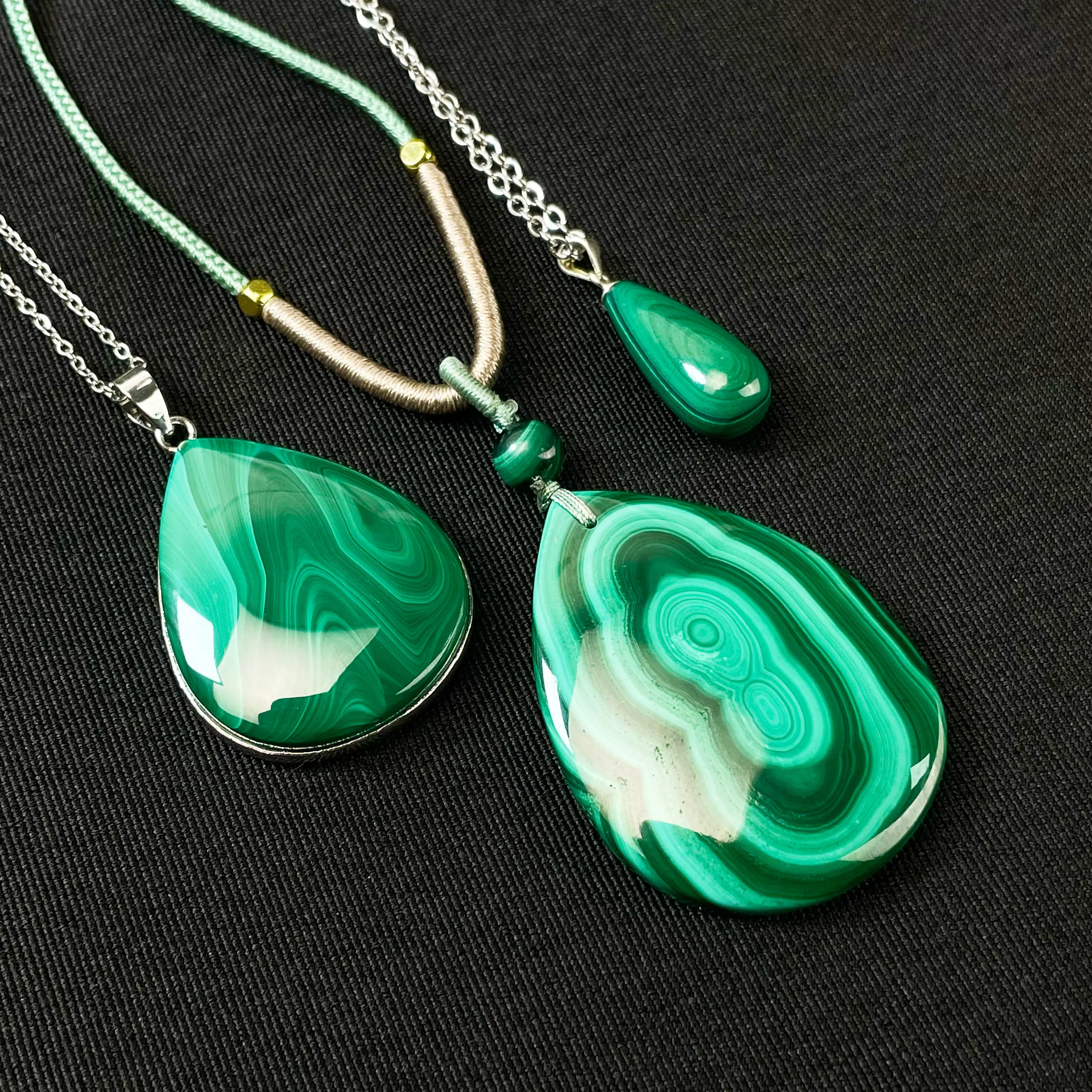 1 count adjustable malachite necklace 1 count adjustable malachite necklace