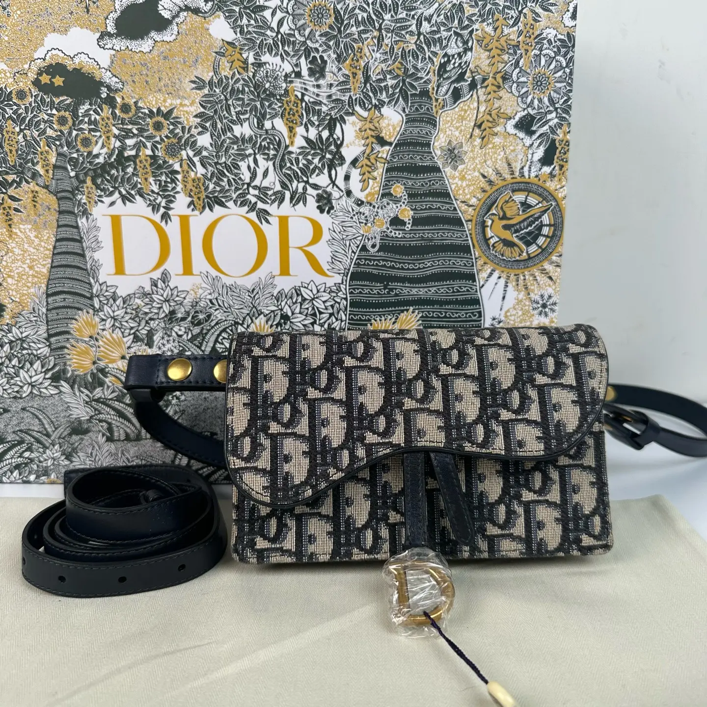 Pre-owned Dior Classic Oblique Saddle Belt Bag Crossbody Bag, Belt Strap, Flap Closure, Suitable for Casual Wear, Style TK0291 CC0345