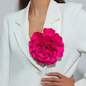 1pc Elegant French Vintage Handcrafted Satin Rose Brooch Pin, Versatile Fashion Accessory for Women, Chic All-Season Floral Lapel Pin, Ideal for Daily Wear, Weddings, and Special Occasions, Exquisite Gift for Friends - [Brand Name]