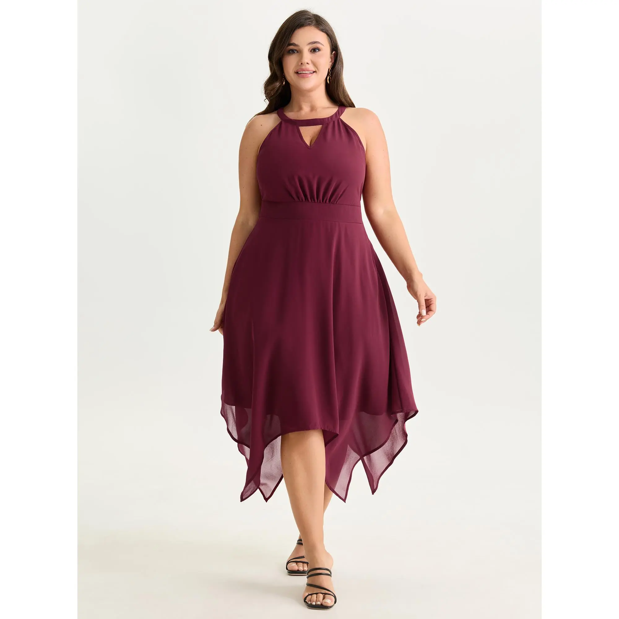 BloomChic Women's Plus Size Halter Maxi Dress for Basic Casual Wear, Long Flowy Solid Polyester with Handkerchief Hem and Pockets in Burgundy, Garment, Pull-On, Low Iron, Halter Neck, Minimalist, Curvy Halter Strapless Casual Dresses