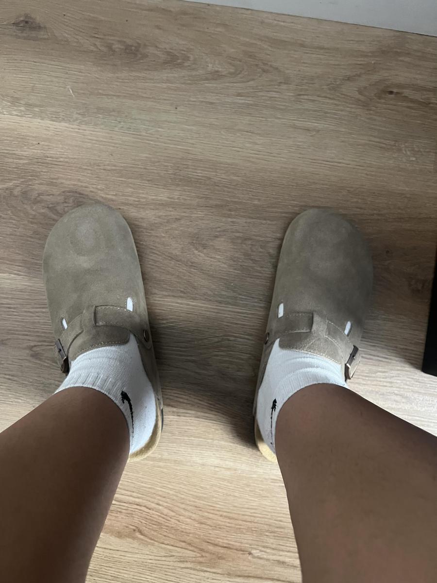 Item: Taupe, Women us9-9.5 / Men us7-7.5 (40)