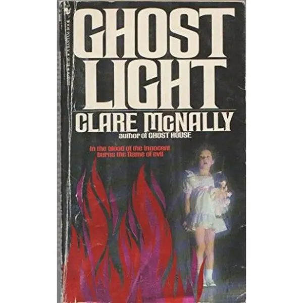 USED Book - Ghostlight by Clare McNally (Paperback) - english