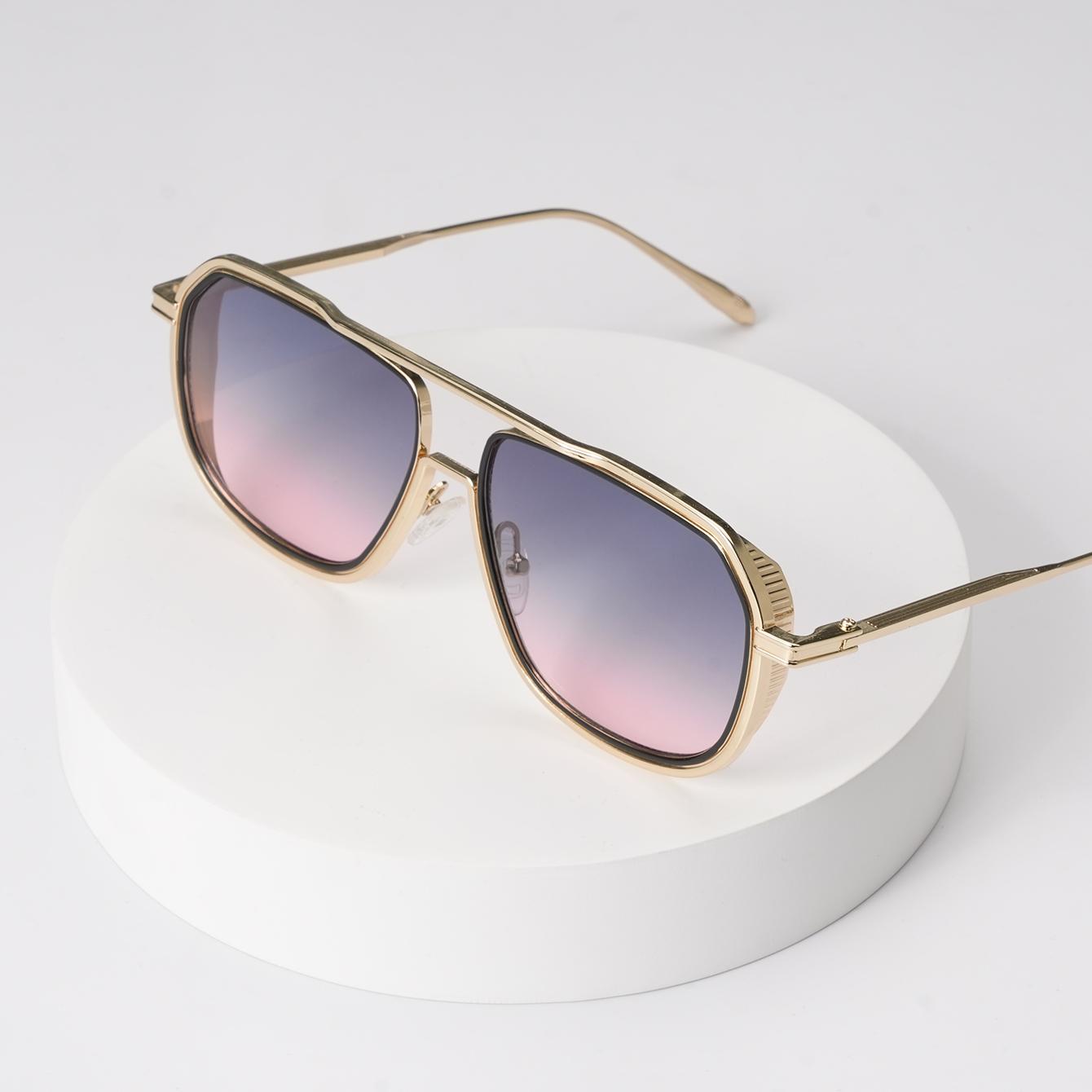 Original design, retro punk sunglasses for men and women, gradient design for UV protection and sun protection, high-end feel glasses.