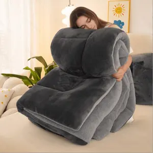 1pc Thickened Warm Splicing Quilt for Home Luxury Printed Lamb Hair Autumn and Winter Blanket Loose Polyester Quilt, Four Seasons Plus Double Bed Quilt, Quilted Polyester Quilt Core All Season Bedding Soft and Comfortable, Machine Washable Quilted