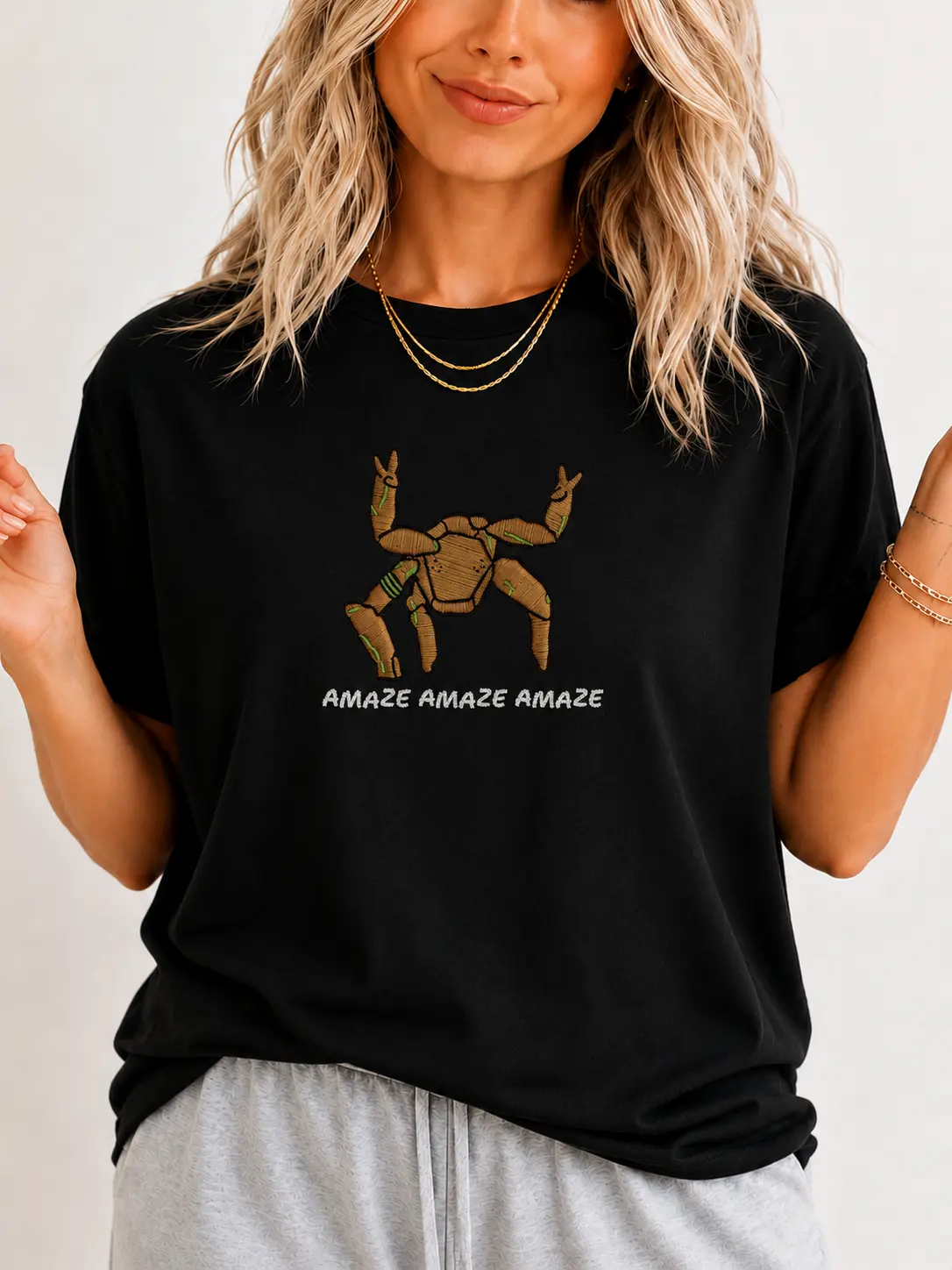 Amaze Alien Graphic Tee, Funny Sci-Fi Creature Quote Shirt for Men and Women, Cosmic Crab Design Cotton Crewneck Short Sleeve Casual Wear, Quirky Space Humor Gift for Science Fiction Fans
