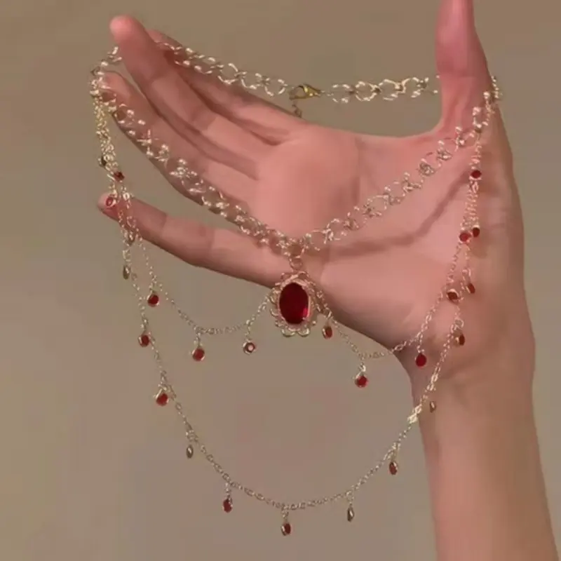 1pc Bohemian Style and Elegant Women's Red/green Created-Emerald Elegant Ladies' Fashion Pendant Necklace with Oval and Imitation Pendant Sparkling Design, Decorative Shining Necklace, Suitable for Parties, Casual Wear, and Gifting
