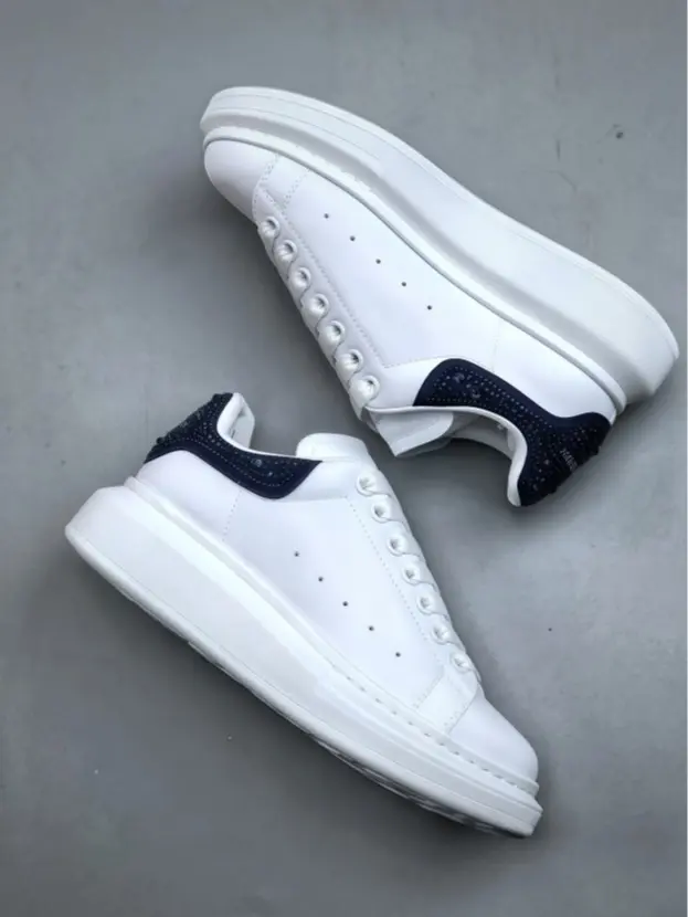 Leather Cushion Sneakers reduce walking fatigue during mall shopping and neighborhood leisurely walks