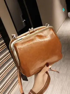 Simple texture daily shoulder bag, fashionable retro style solid color crossbody bag, niche design lightweight and versatile double-layer clip bag, suitable for shopping, commuting, work, dating, daily outings, Crossbody Purses, Crossbody Clutch Purse