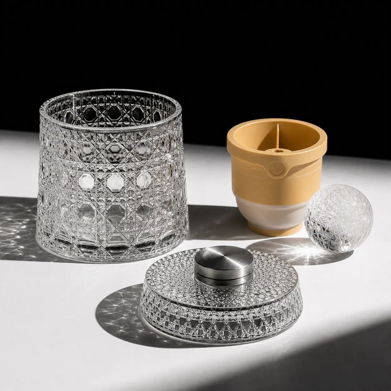 Crystal Star-Cut Rotating Whiskey Tumbler, Elegant Mexican European Barware Gift, Large-Capacity Drinkware for Cocktails, Tumblers Beer Glass Crystal Wine Glass Drink