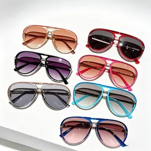 2026 New Unisex Aviator Sunglasses, Classic Retro Gradient Eyewear with Lightweight Comfortable UV-Protection Lenses, Chic Curved Jet-Inspired Women's Sunglasses for Driving, Beach, Chic Women's Sunglasses