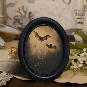Vintage Gothic Flying Bat Wall Decor, Oval Frame, Dark Academia Style, Halloween Atmosphere Gift, Suitable for Living Room, Study, Office